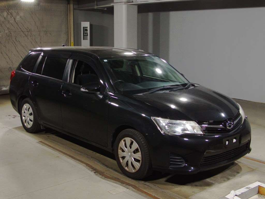 2013 Toyota Corolla Fielder NZE161G[2]