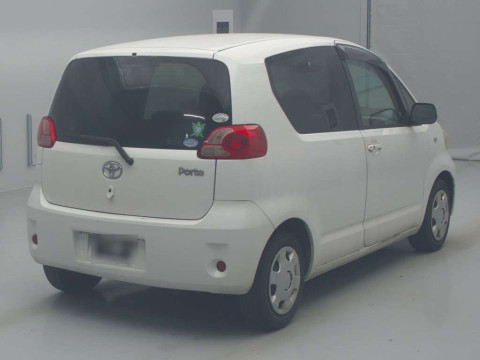 2004 Toyota Porte NNP10[1]