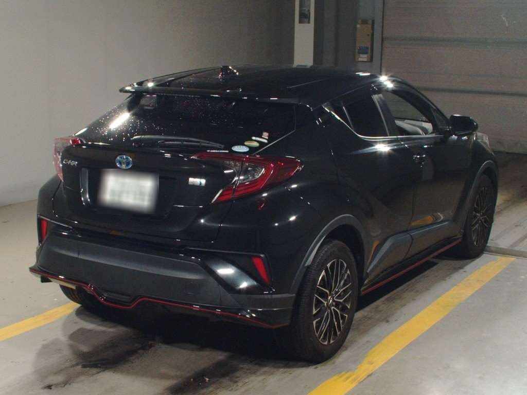 2018 Toyota C-HR ZYX10[1]