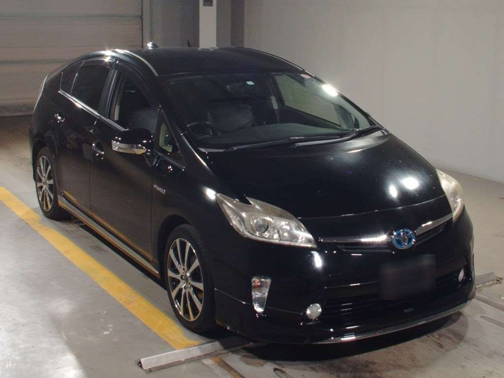 2013 Toyota Prius ZVW30[2]