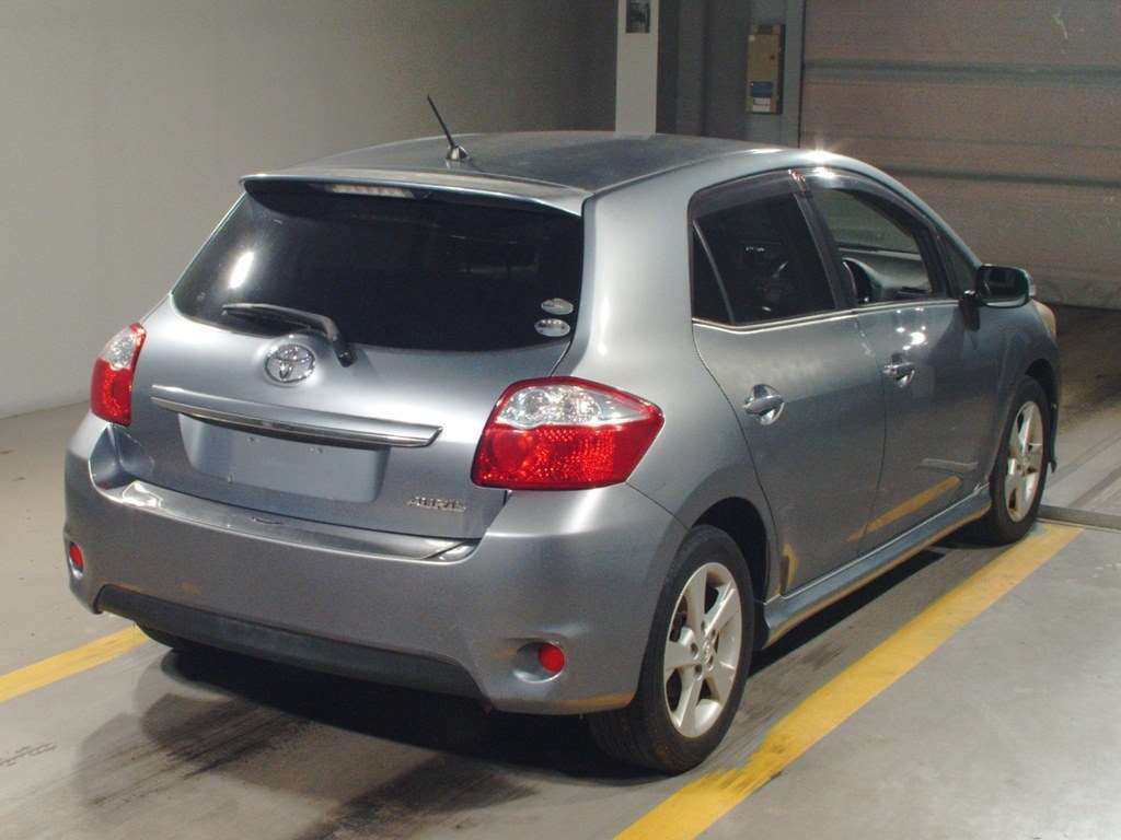 2011 Toyota Auris NZE151H[1]