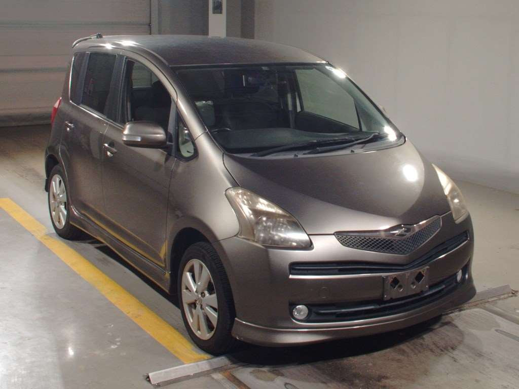 2005 Toyota Ractis NCP105[2]