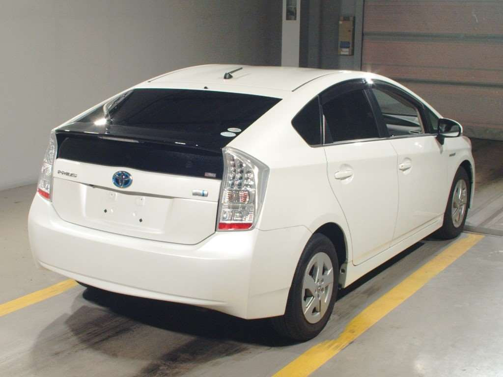 2010 Toyota Prius ZVW30[1]