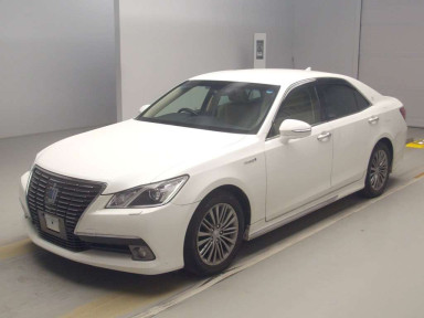 2013 Toyota Crown Hybrid