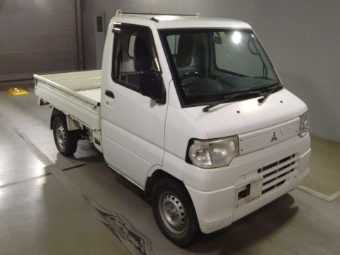 2013 Mitsubishi Minicab Truck U62T[2]