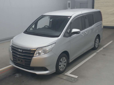 2016 Toyota Noah