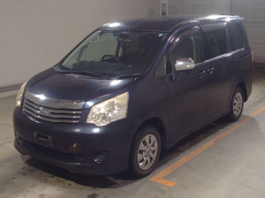 2010 Toyota Noah