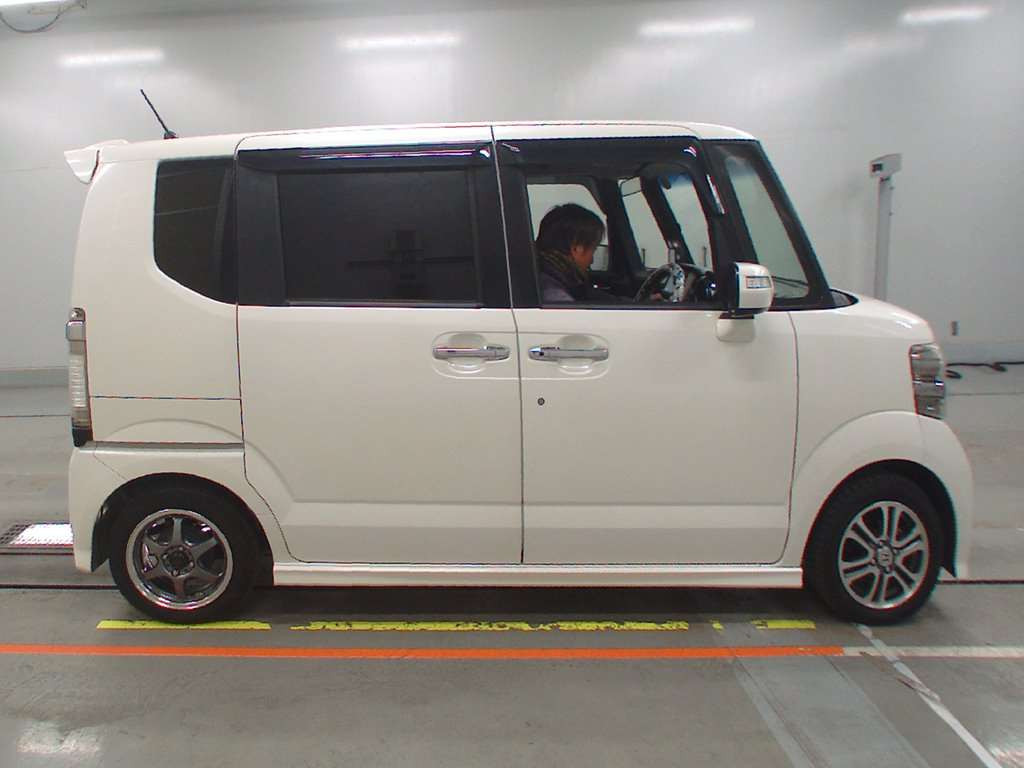 2013 Honda N-BOX CUSTOM JF1[2]