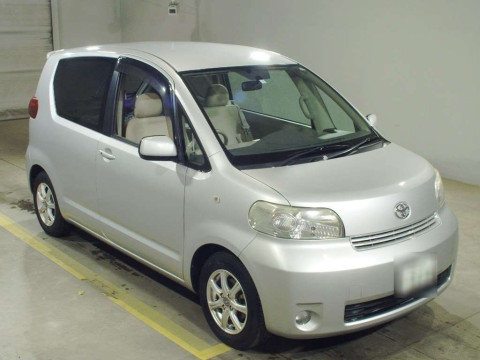 2010 Toyota Porte NNP15[2]