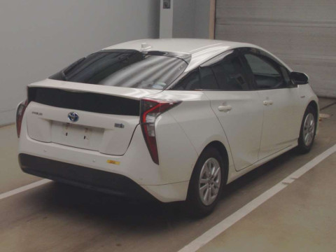 2017 Toyota Prius ZVW50[1]