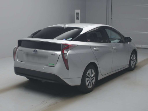 2017 Toyota Prius ZVW51[1]