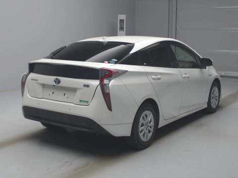 2017 Toyota Prius ZVW50[1]