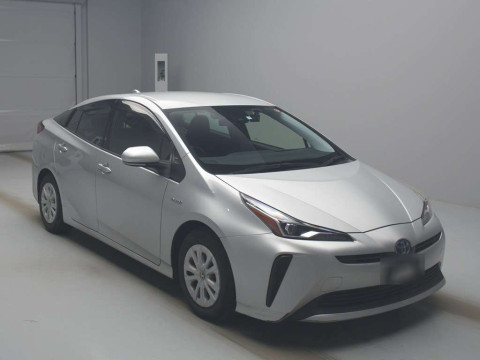 2019 Toyota Prius ZVW51[2]