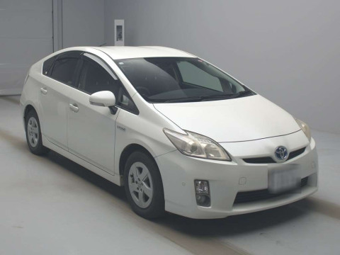 2010 Toyota Prius ZVW30[2]