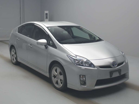 2010 Toyota Prius ZVW30[2]