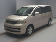 2006 Toyota Voxy