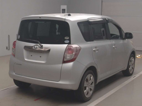 2009 Toyota Ractis SCP100[1]