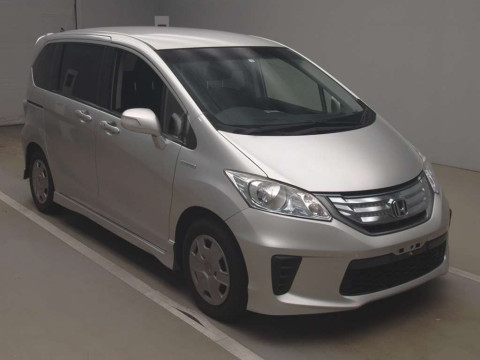 2014 Honda Freed hybrid GP3[2]