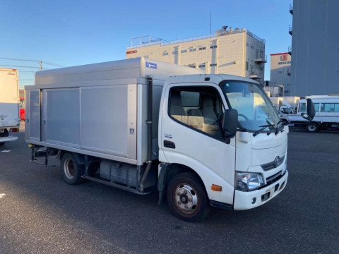 2017 Toyota Toyoace Truck XZC645[2]