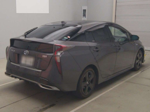 2017 Toyota Prius ZVW51[1]