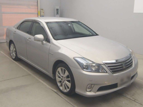 2012 Toyota Crown Hybrid GWS204[2]