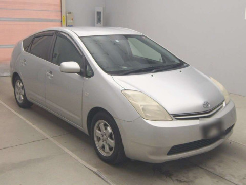 2005 Toyota Prius NHW20[2]