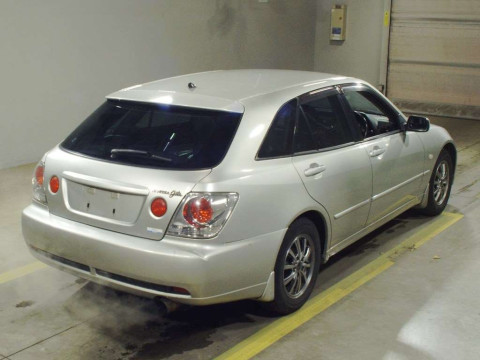 2002 Toyota Altezza Gita GXE15W[1]