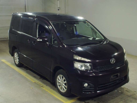 2011 Toyota Voxy ZRR75W[2]