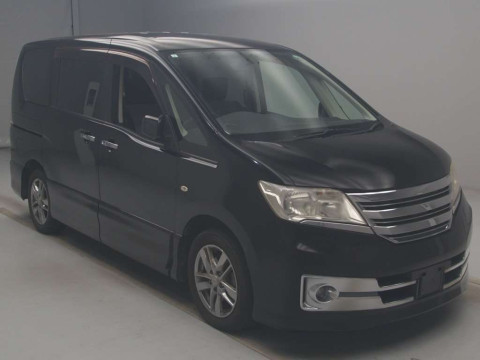 2011 Nissan Serena C26[2]