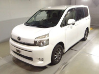 2013 Toyota Voxy