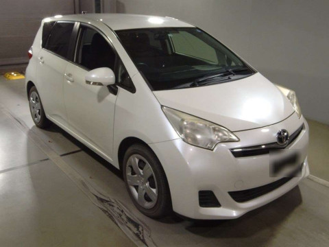 2013 Toyota Ractis NCP120[2]