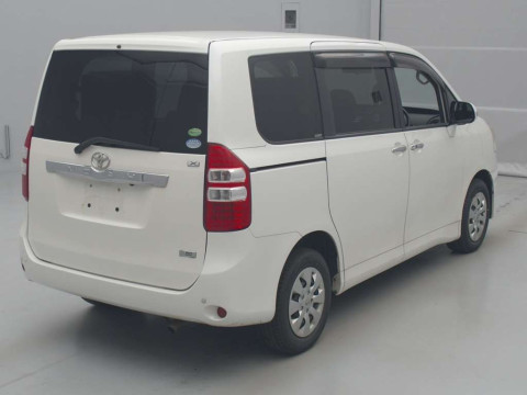 2012 Toyota Noah ZRR75G[1]