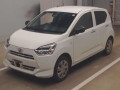 2017 Daihatsu Mira es