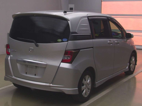 2011 Honda Freed Spike GB3[1]