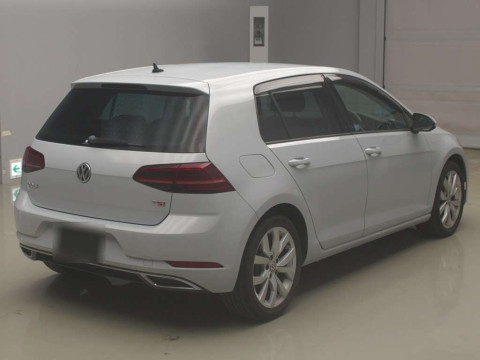 2017 Volkswagen Golf AUCPT[1]