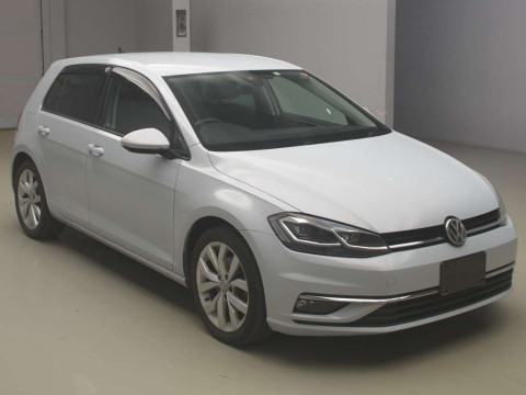 2017 Volkswagen Golf AUCPT[2]