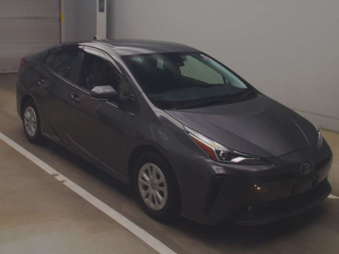 2021 Toyota Prius ZVW55[2]