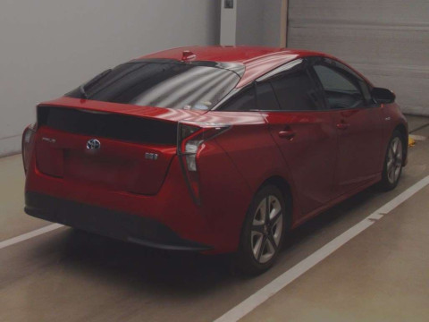 2016 Toyota Prius ZVW50[1]