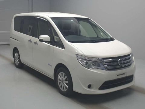 2014 Nissan Serena HC26[2]