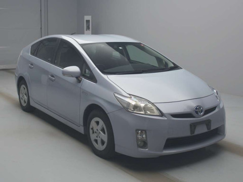 2010 Toyota Prius ZVW30[2]