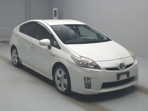 2011 Toyota Prius ZVW30[2]