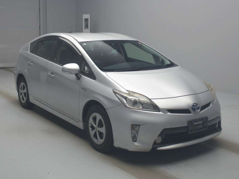 2012 Toyota Prius ZVW30[2]