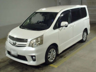 2012 Toyota Noah