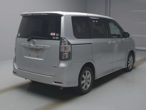 2008 Toyota Voxy ZRR70W[1]