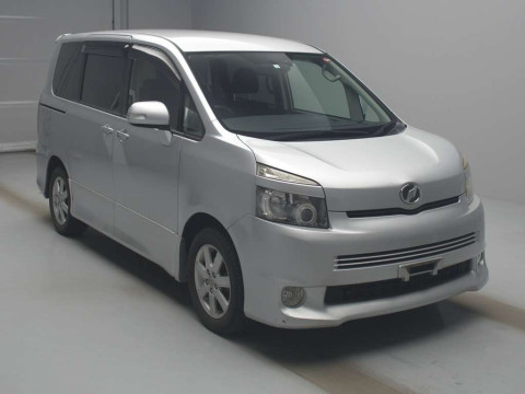 2008 Toyota Voxy ZRR70W[2]