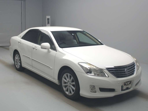 2008 Toyota Crown GRS202[2]