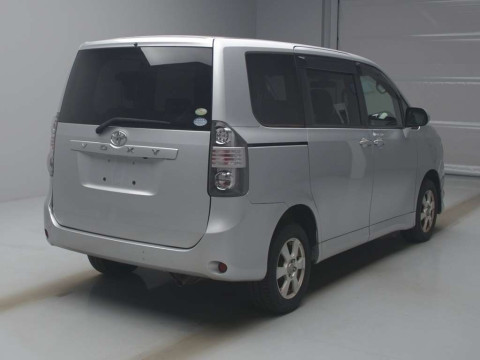 2008 Toyota Voxy ZRR75G[1]