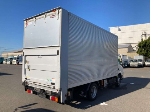 2019 Toyota Toyoace Truck XZU655[1]