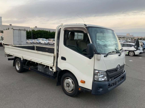 2018 Toyota Dyna Truck XZU710[2]