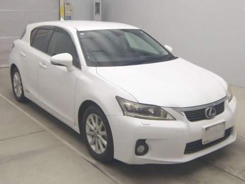 2011 Lexus CT ZWA10[2]